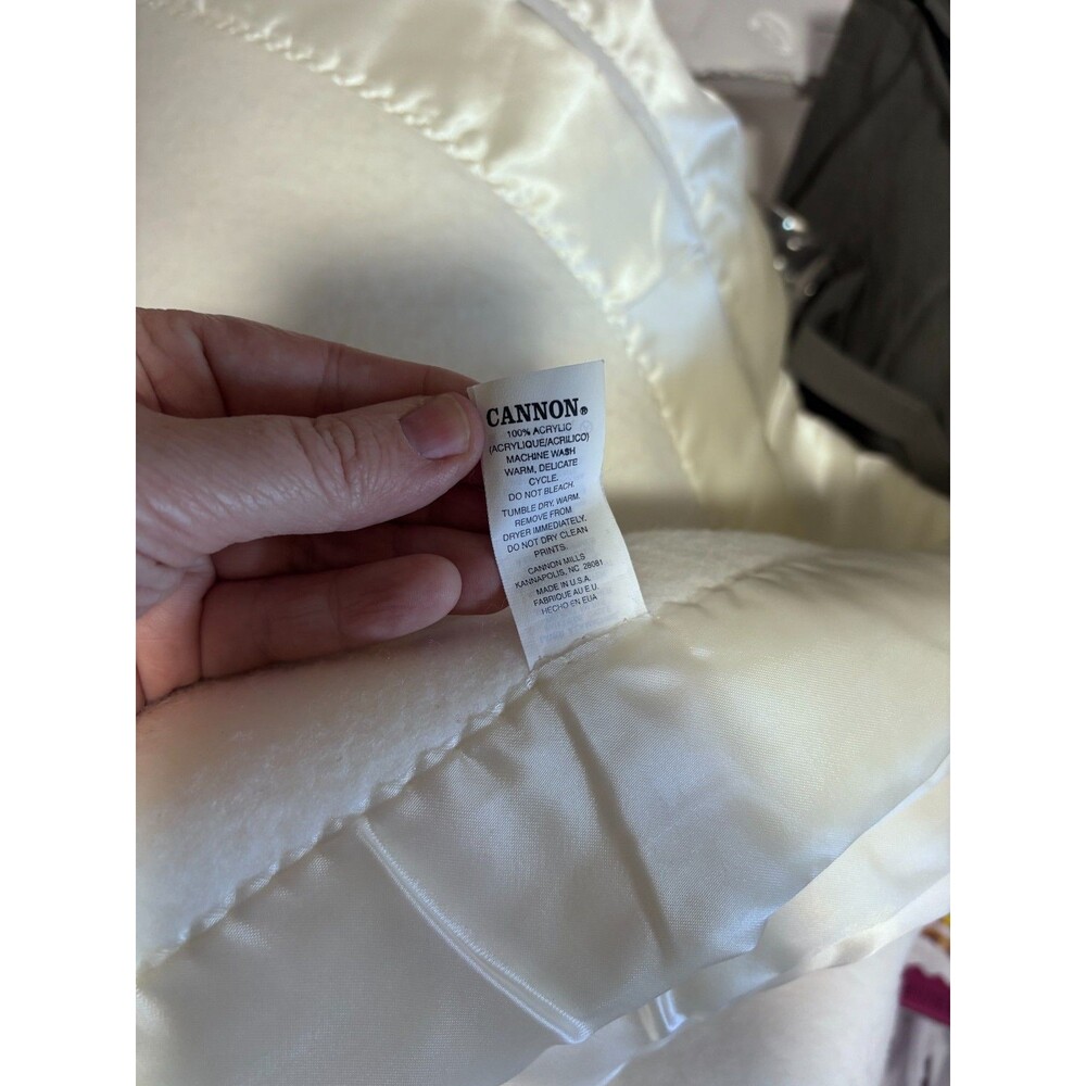 Vintage Cannon Acrylic Blanket solid off white cream Queen/King